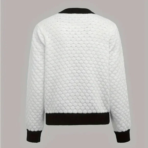 Elegant Gorgeous Short Knit Chic Camellia Cardigan - Picture 2 of 6